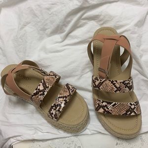 Women’s sandals